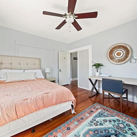 Cozy Up In 5Br Apt Near Charming Oak Square Boston Kültér fotó