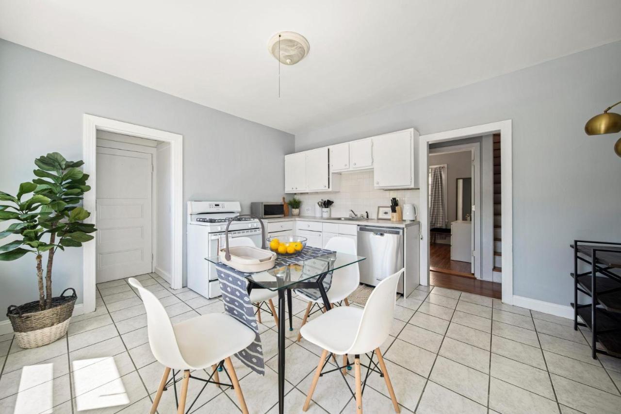 Cozy Up In 5Br Apt Near Charming Oak Square Boston Kültér fotó
