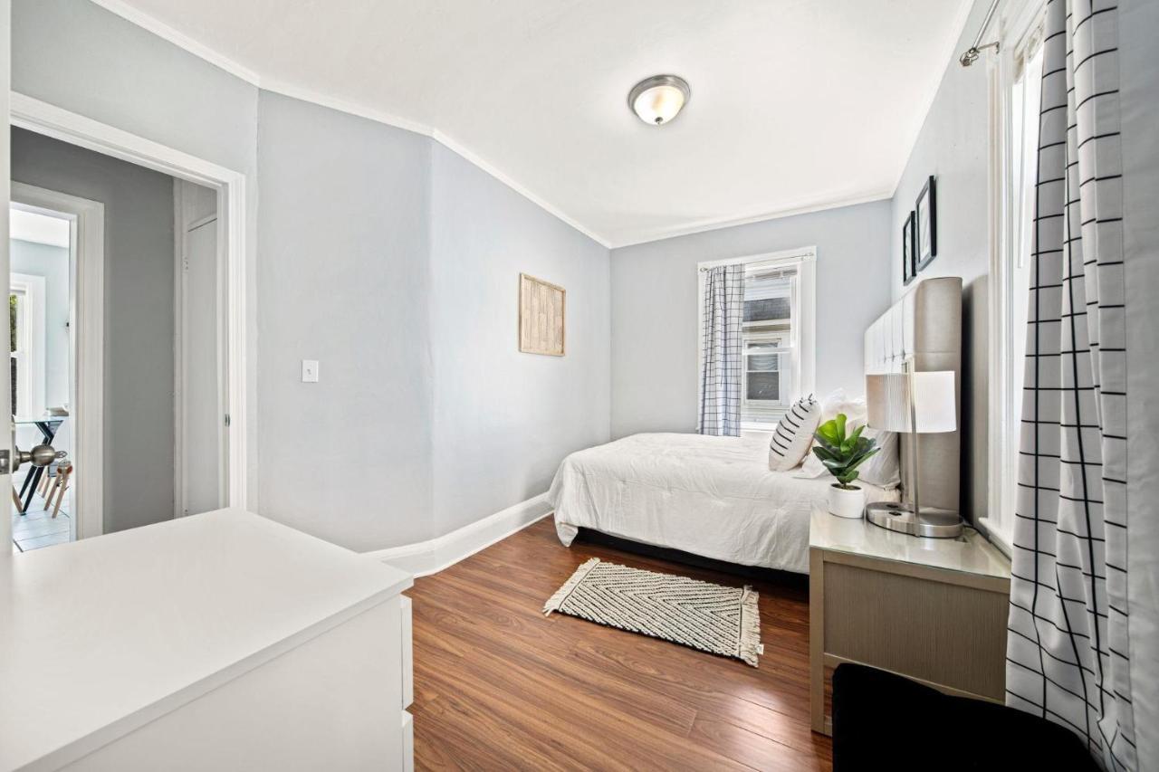Cozy Up In 5Br Apt Near Charming Oak Square Boston Kültér fotó